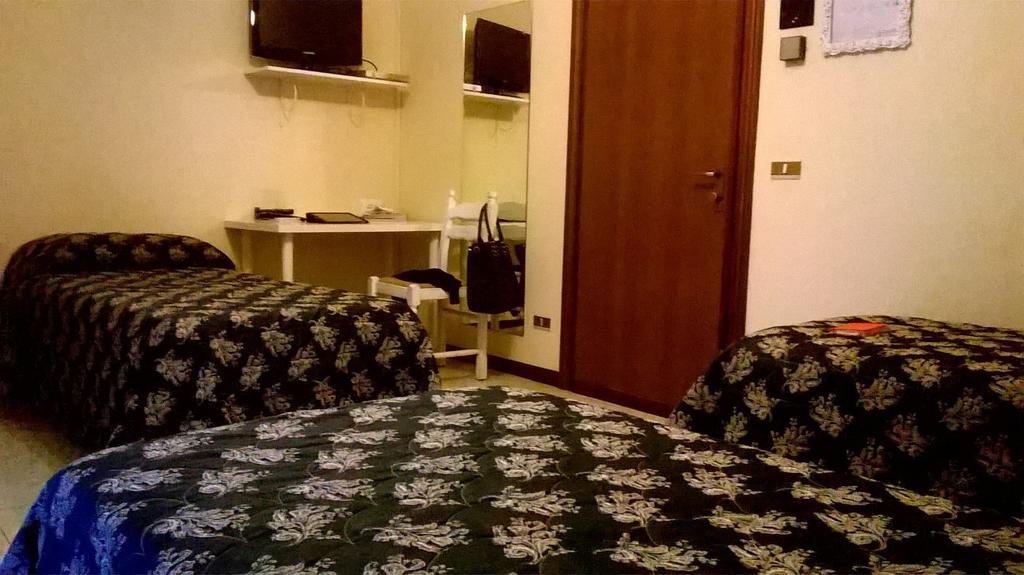 Hotel Sullivan Ponte San Marco Habitación foto